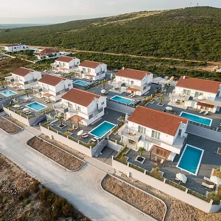Vila In Croatia Near Adriatic Coast *