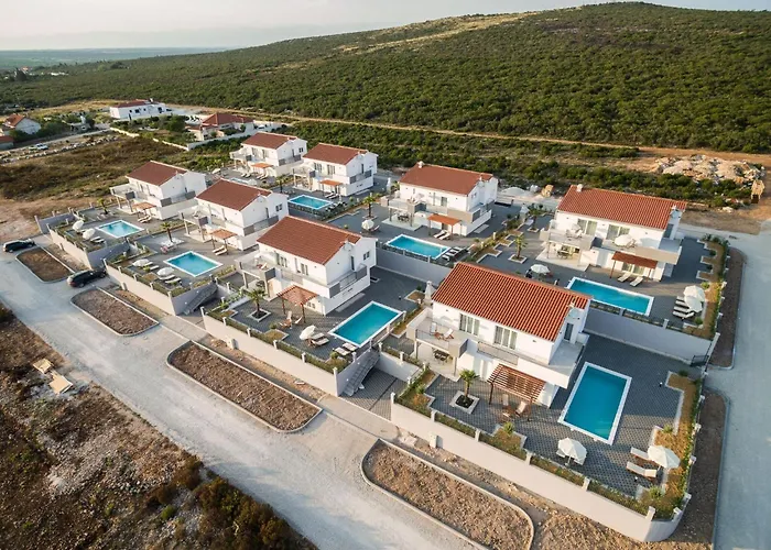 Villa In Croatia Near Adriatic Coast *
