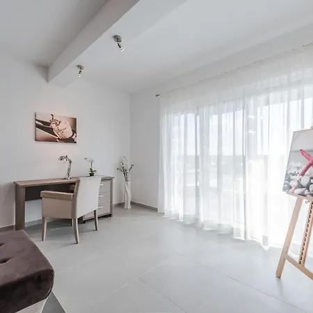 Adorable With Private Pool And Terrace * Sukosan