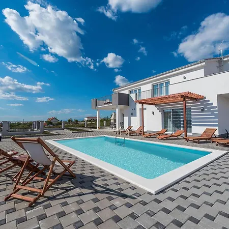 Adorable With Private Pool And Terrace Villa *